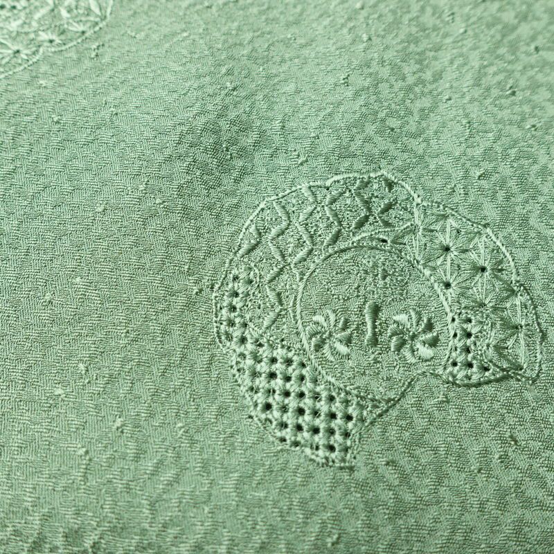 付け下げ 美品 スワトウ刺繍 正絹 幾何学柄・抽象柄 袷仕立て 身丈158.5cm 裄丈65cm 刺繍 一部しつけ糸付き フォーマル 着物 緑・うぐいす色_画像9