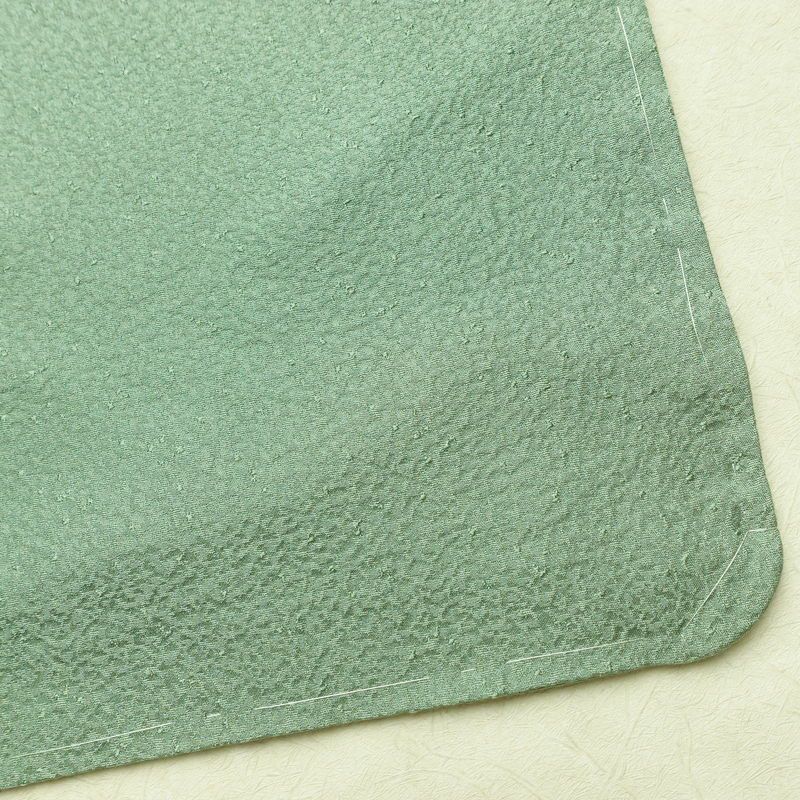 付け下げ 美品 スワトウ刺繍 正絹 幾何学柄・抽象柄 袷仕立て 身丈158.5cm 裄丈65cm 刺繍 一部しつけ糸付き フォーマル 着物 緑・うぐいす色_画像16