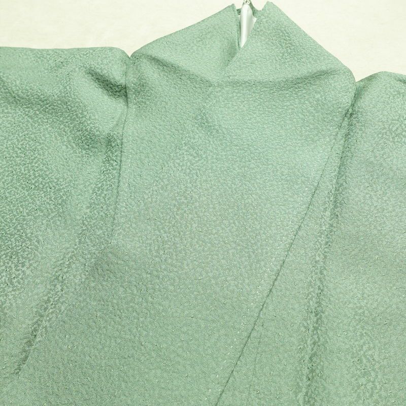 付け下げ 美品 スワトウ刺繍 正絹 幾何学柄・抽象柄 袷仕立て 身丈158.5cm 裄丈65cm 刺繍 一部しつけ糸付き フォーマル 着物 緑・うぐいす色_画像17