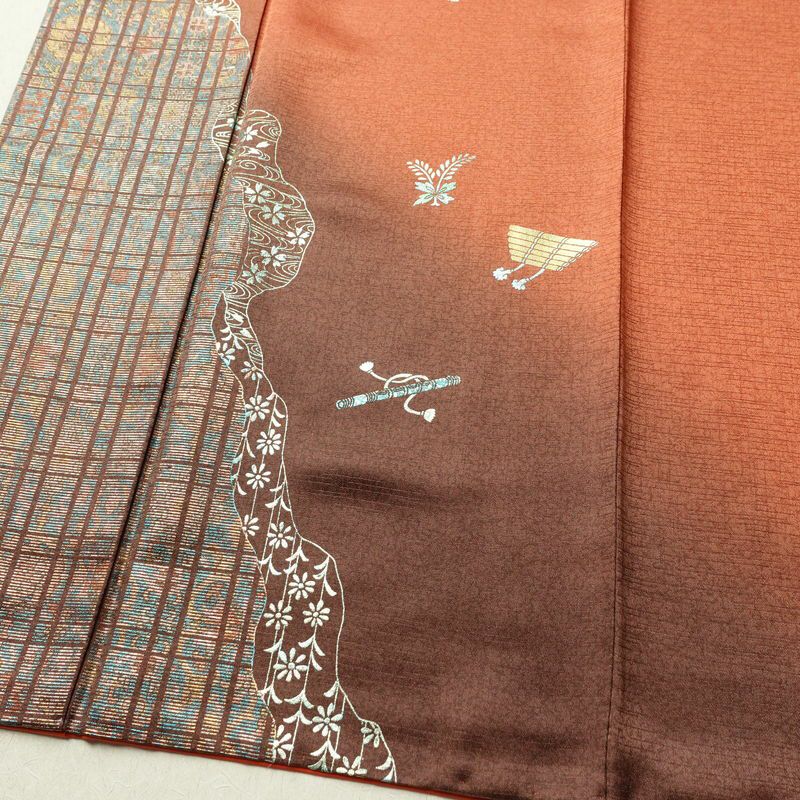 付け下げ 良品 正絹 古典柄 袷仕立て 身丈164.5cm 裄丈68cm 箔 フォーマル 着物 橙_画像4