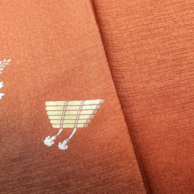 付け下げ 良品 正絹 古典柄 袷仕立て 身丈164.5cm 裄丈68cm 箔 フォーマル 着物 橙_画像10