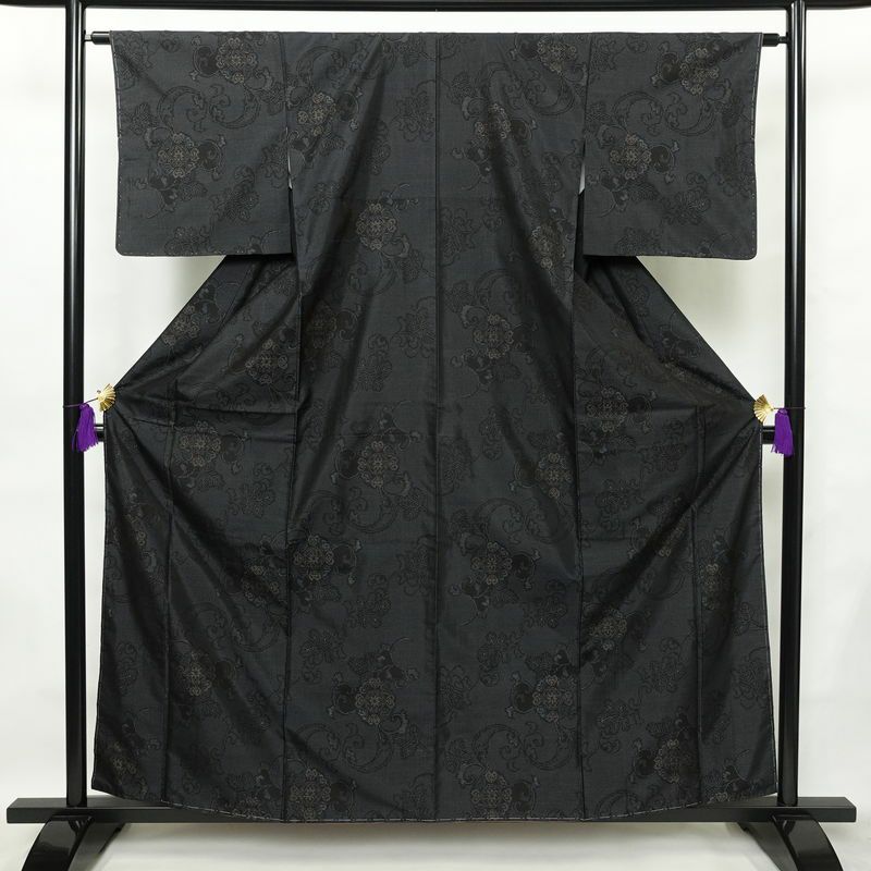 大島紬 良品 証紙なし しつけ糸付き 正絹 木の葉・植物柄 袷仕立て 身丈159cm 裄丈63.5cm 着物 青・紺_画像1