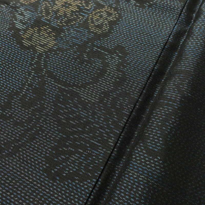 大島紬 良品 証紙なし しつけ糸付き 正絹 木の葉・植物柄 袷仕立て 身丈159cm 裄丈63.5cm 着物 青・紺_画像9