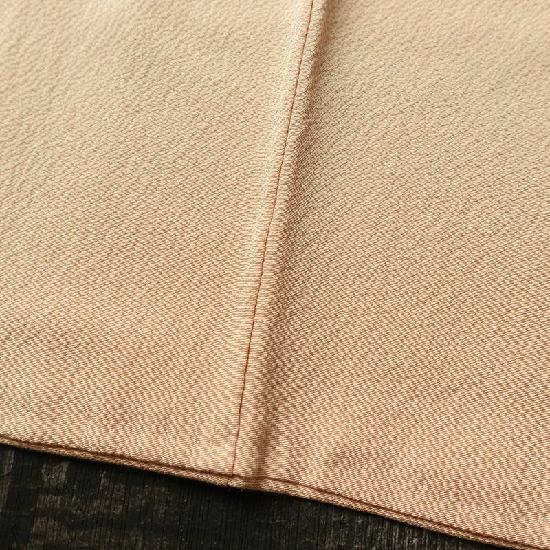 色無地 良品 茶渋染 落款入り 縮緬 一つ紋付き 正絹 無地 袷仕立て 身丈157cm 裄丈64cm フォーマル 着物 ベージュ_画像10