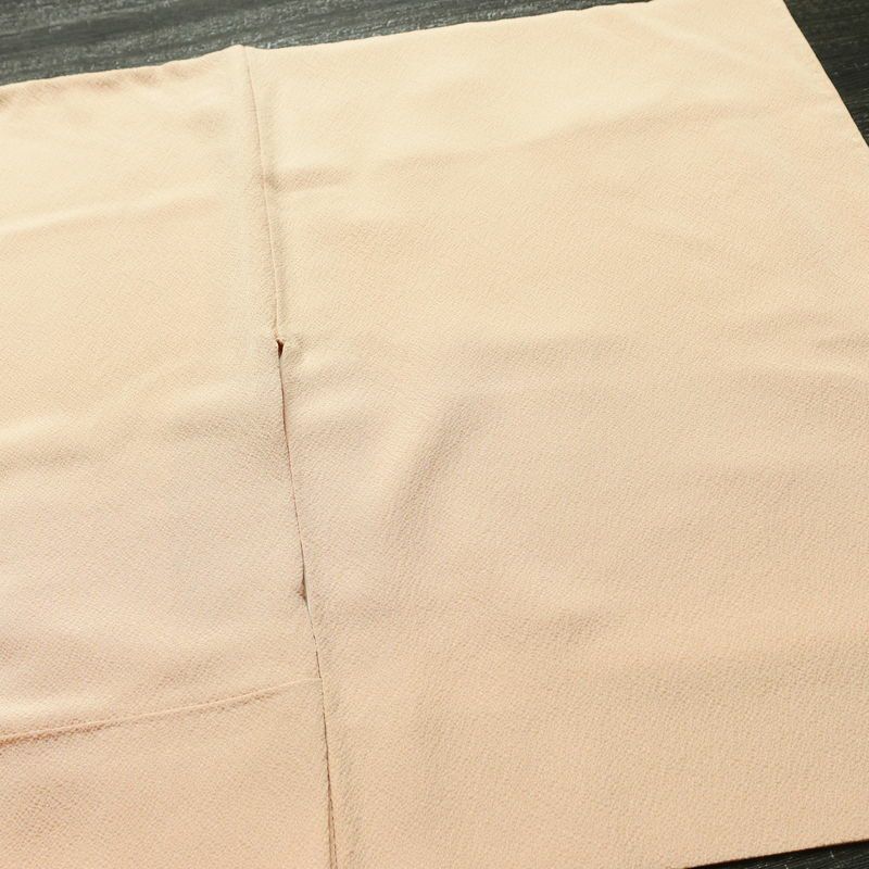 色無地 良品 茶渋染 落款入り 縮緬 一つ紋付き 正絹 無地 袷仕立て 身丈157cm 裄丈64cm フォーマル 着物 ベージュ_画像13