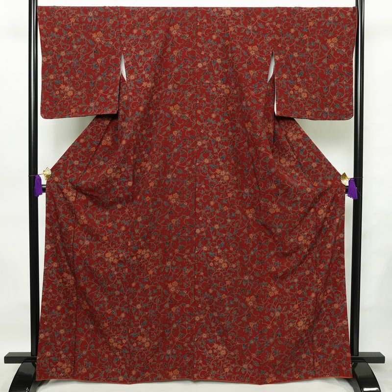 小紋 良品 縮緬 総柄 正絹 木の葉・植物柄 袷仕立て 身丈166cm 裄丈69.5cm 一部しつけ糸付き 着物 小豆・エンジ_画像1