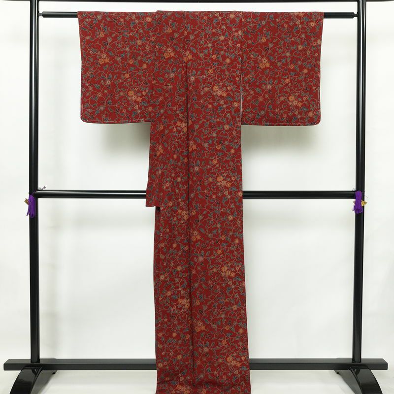 小紋 良品 縮緬 総柄 正絹 木の葉・植物柄 袷仕立て 身丈166cm 裄丈69.5cm 一部しつけ糸付き 着物 小豆・エンジ_画像2