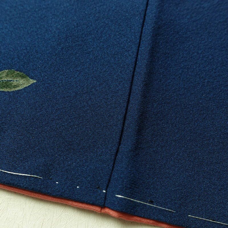 小紋 しつけ糸付き 縮緬 飛び柄 正絹 花柄 袷仕立て 身丈172cm 裄丈69cm 金彩 着物 青・紺_画像11