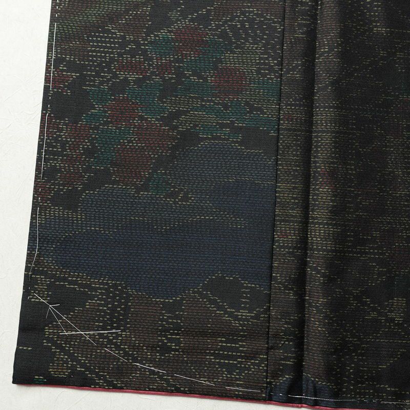 大島紬 良品 しつけ糸付き 正絹 証紙なし 風景柄 袷仕立て 身丈164cm 裄丈65cm 着物 多色使い_画像10