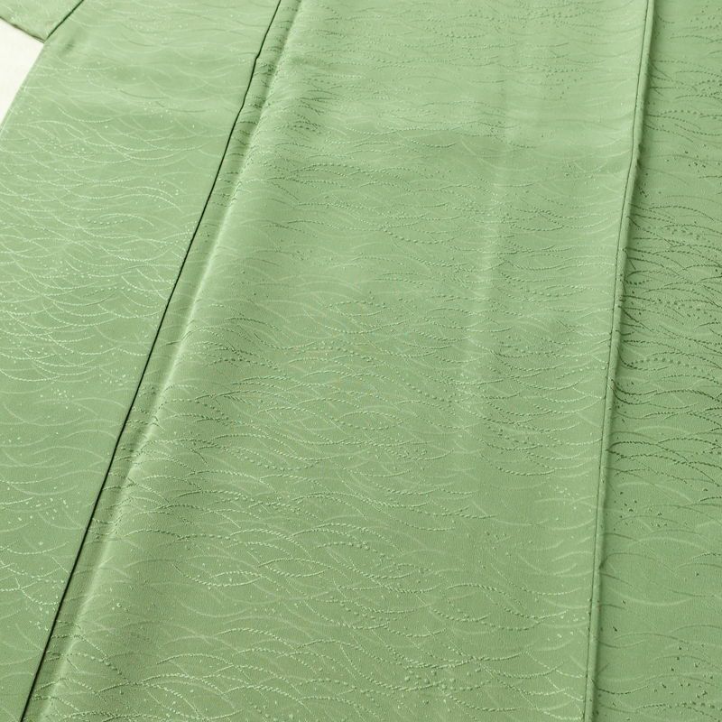 色無地 良品 しつけ糸付き 一つ紋付き 正絹 木の葉・植物柄 袷仕立て 身丈160cm 裄丈65cm フォーマル 着物 露芝 緑・うぐいす色_画像5