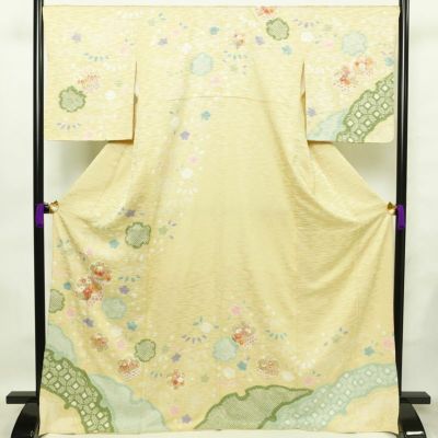 訪問着 美品 しつけ糸付き 絞り 正絹 古典柄 袷仕立て 身丈170.5cm 裄丈69cm 箔 共八掛 金彩 フォーマル 着物 クリーム