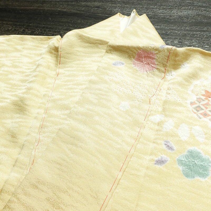訪問着 美品 しつけ糸付き 絞り 正絹 古典柄 袷仕立て 身丈170.5cm 裄丈69cm 箔 共八掛 金彩 フォーマル 着物 クリーム_画像17