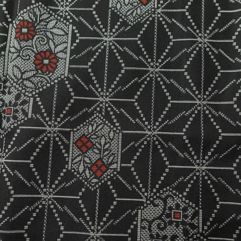 紬 美品 しつけ糸付き 正絹 麻の葉柄 袷仕立て 身丈159cm 裄丈65.5cm 花柄 着物 黒_画像6