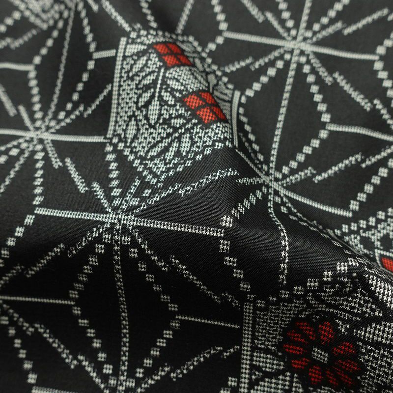 紬 美品 しつけ糸付き 正絹 麻の葉柄 袷仕立て 身丈159cm 裄丈65.5cm 花柄 着物 黒_画像21