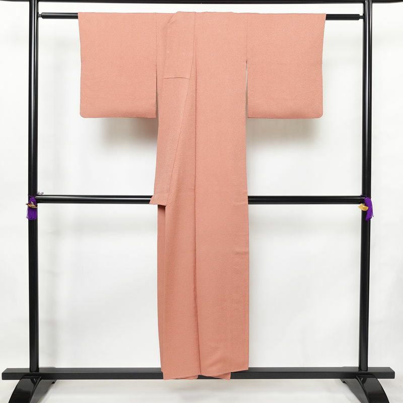 色無地 一つ紋付き 正絹 無地 袷仕立て 身丈150.5cm 裄丈63cm フォーマル 着物 ピンク_画像2