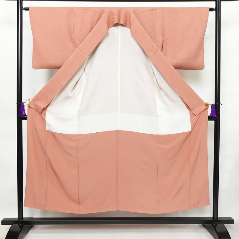 色無地 一つ紋付き 正絹 無地 袷仕立て 身丈150.5cm 裄丈63cm フォーマル 着物 ピンク_画像3