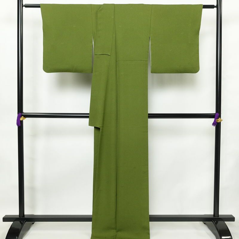 色無地 良品 草木染 一つ紋付き 正絹 花柄 袷仕立て 身丈171.5cm 裄丈71cm フォーマル 金彩 着物 緑・うぐいす色_画像2