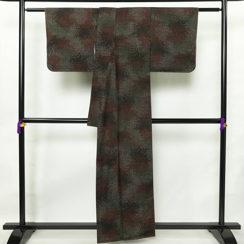 紬 美品 しつけ糸付き 正絹 木の葉・植物柄 袷仕立て 身丈158cm 裄丈66cm 着物 緑・うぐいす色_画像2