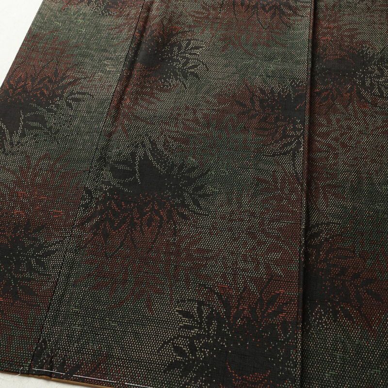 紬 美品 しつけ糸付き 正絹 木の葉・植物柄 袷仕立て 身丈158cm 裄丈66cm 着物 緑・うぐいす色_画像4