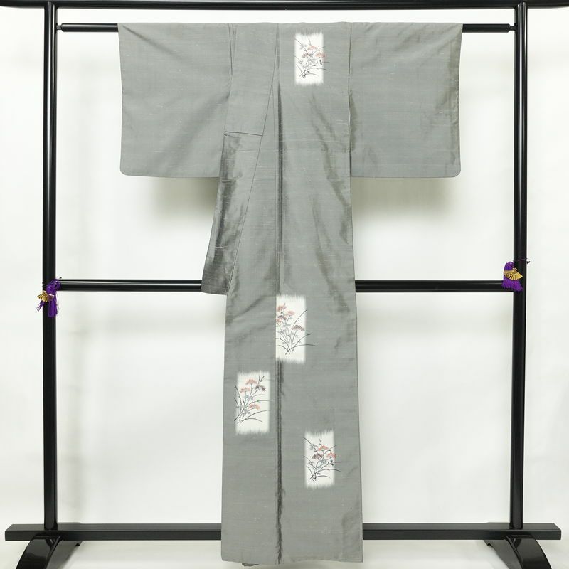 付け下げ 良品 紬地 正絹 木の葉・植物柄 袷仕立て 身丈157.5cm 裄丈64cm 着物 グレー_画像2