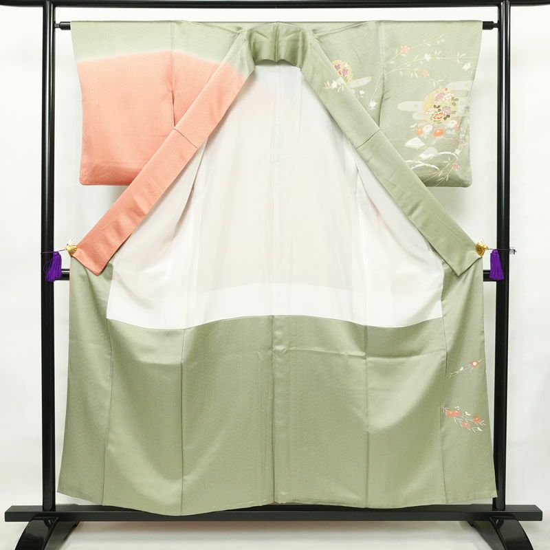 訪問着 美品 金駒刺繍 綸子 正絹 古典柄 袷仕立て 身丈155cm 裄丈63cm 箔 共八掛 金彩 フォーマル 着物 緑・うぐいす色_画像3