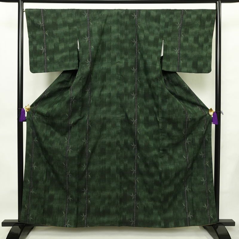 紬 良品 正絹 木の葉・植物柄 袷仕立て 身丈161cm 裄丈68cm 着物 緑・うぐいす色_画像1