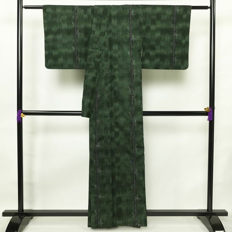 紬 良品 正絹 木の葉・植物柄 袷仕立て 身丈161cm 裄丈68cm 着物 緑・うぐいす色_画像2