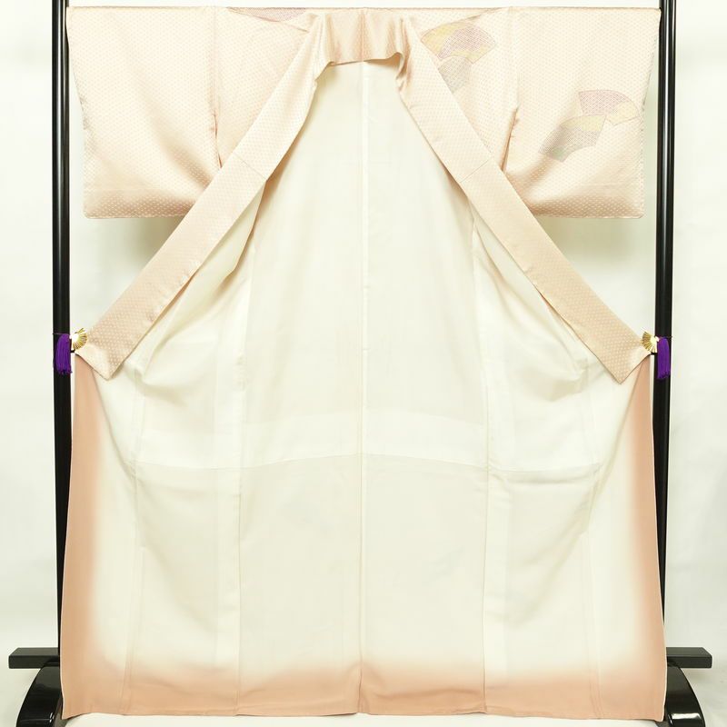 付け下げ 良品 しつけ糸付き 一つ紋付き 正絹 古典柄 袷仕立て 身丈170.5cm 裄丈68cm 箔 フォーマル 着物 扇面 ピンク_画像3