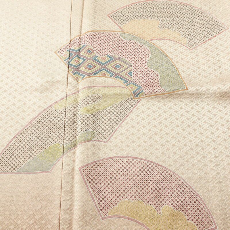 付け下げ 良品 しつけ糸付き 一つ紋付き 正絹 古典柄 袷仕立て 身丈170.5cm 裄丈68cm 箔 フォーマル 着物 扇面 ピンク_画像6