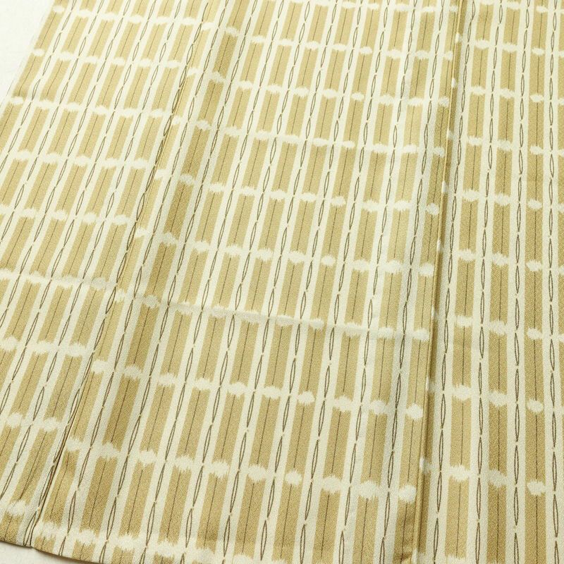 単衣 小紋 良品 ポリエステル 縞柄・線柄 単衣仕立て 身丈163.5cm 裄丈67cm 着物 ベージュ_画像4