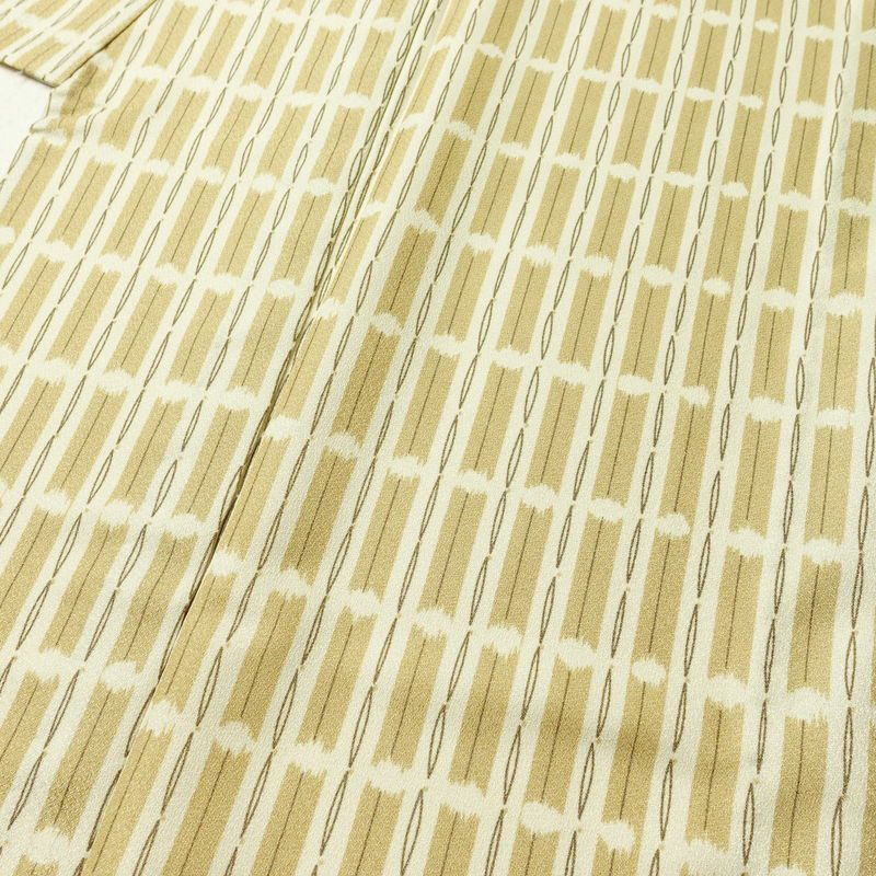 単衣 小紋 良品 ポリエステル 縞柄・線柄 単衣仕立て 身丈163.5cm 裄丈67cm 着物 ベージュ_画像5