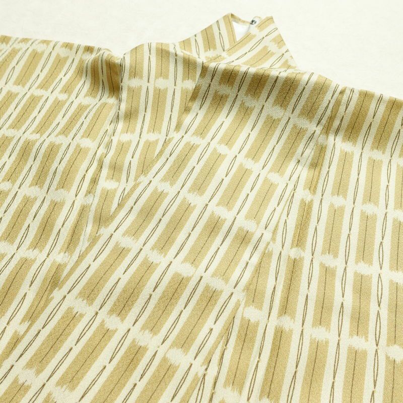 単衣 小紋 良品 ポリエステル 縞柄・線柄 単衣仕立て 身丈163.5cm 裄丈67cm 着物 ベージュ_画像16