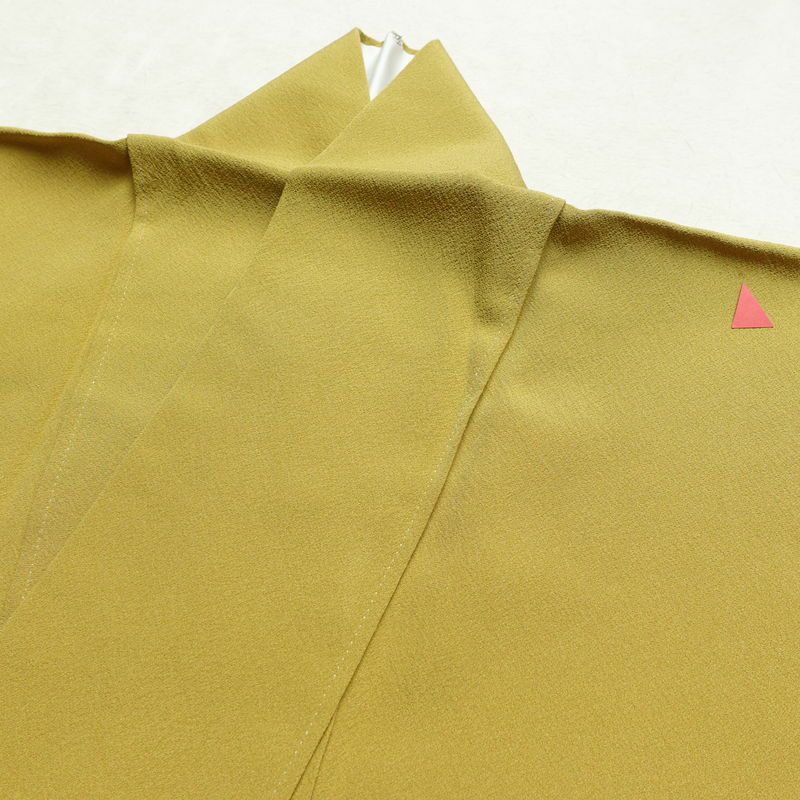 色無地 一つ紋付き 正絹 無地 袷仕立て 身丈150.5cm 裄丈63cm フォーマル 着物 黄・黄土色_画像16