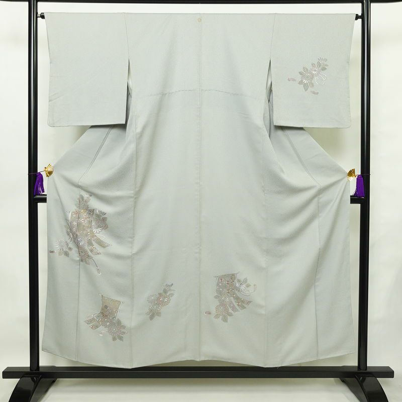 付け下げ スワトウ刺繍 相良刺繍 一つ紋付き 正絹 古典柄 袷仕立て 身丈152.5cm 裄丈65.5cm 刺繍 一部しつけ糸付き 金糸 フォーマル 着物 グレー_画像1