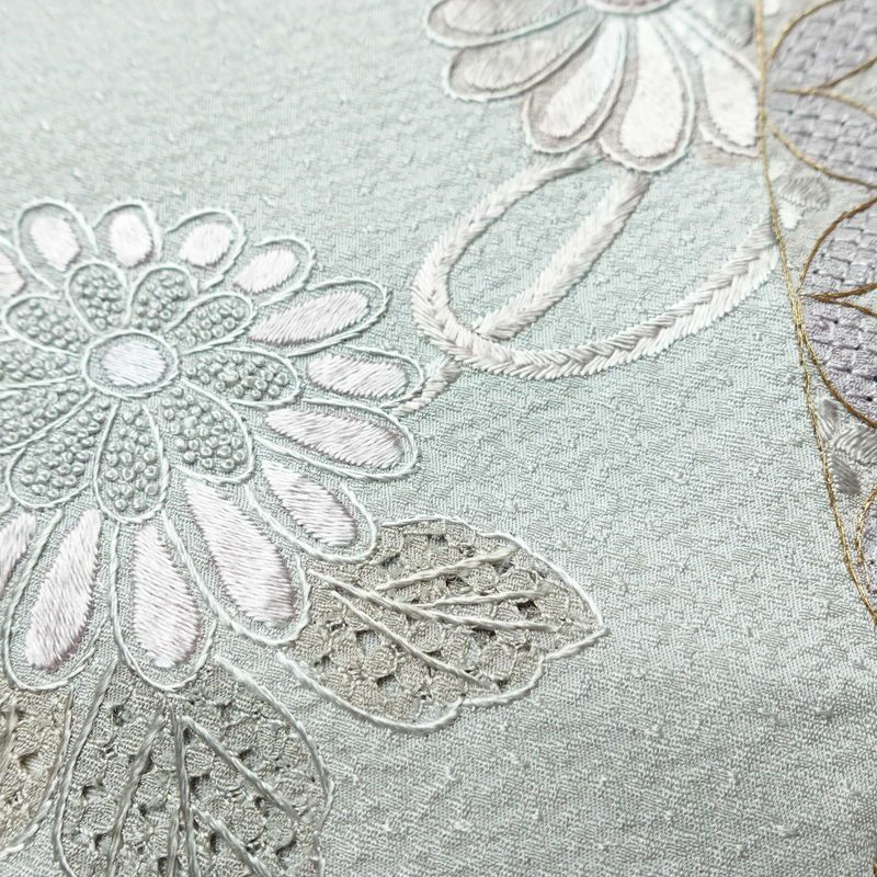 付け下げ スワトウ刺繍 相良刺繍 一つ紋付き 正絹 古典柄 袷仕立て 身丈152.5cm 裄丈65.5cm 刺繍 一部しつけ糸付き 金糸 フォーマル 着物 グレー_画像9