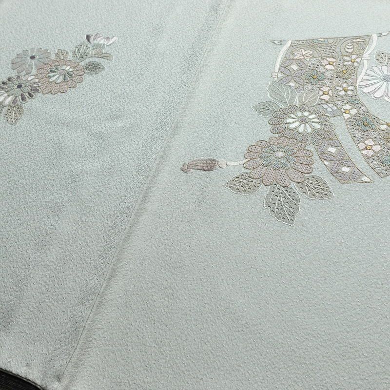 付け下げ スワトウ刺繍 相良刺繍 一つ紋付き 正絹 古典柄 袷仕立て 身丈152.5cm 裄丈65.5cm 刺繍 一部しつけ糸付き 金糸 フォーマル 着物 グレー_画像12