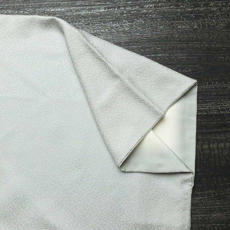 付け下げ スワトウ刺繍 相良刺繍 一つ紋付き 正絹 古典柄 袷仕立て 身丈152.5cm 裄丈65.5cm 刺繍 一部しつけ糸付き 金糸 フォーマル 着物 グレー_画像15