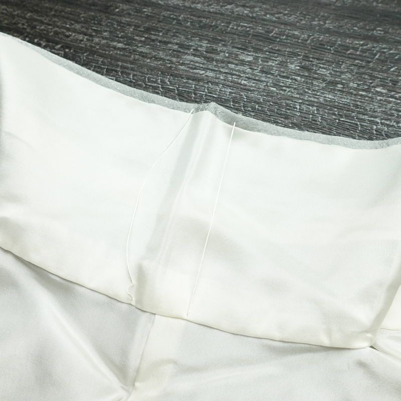 付け下げ スワトウ刺繍 相良刺繍 一つ紋付き 正絹 古典柄 袷仕立て 身丈152.5cm 裄丈65.5cm 刺繍 一部しつけ糸付き 金糸 フォーマル 着物 グレー_画像20