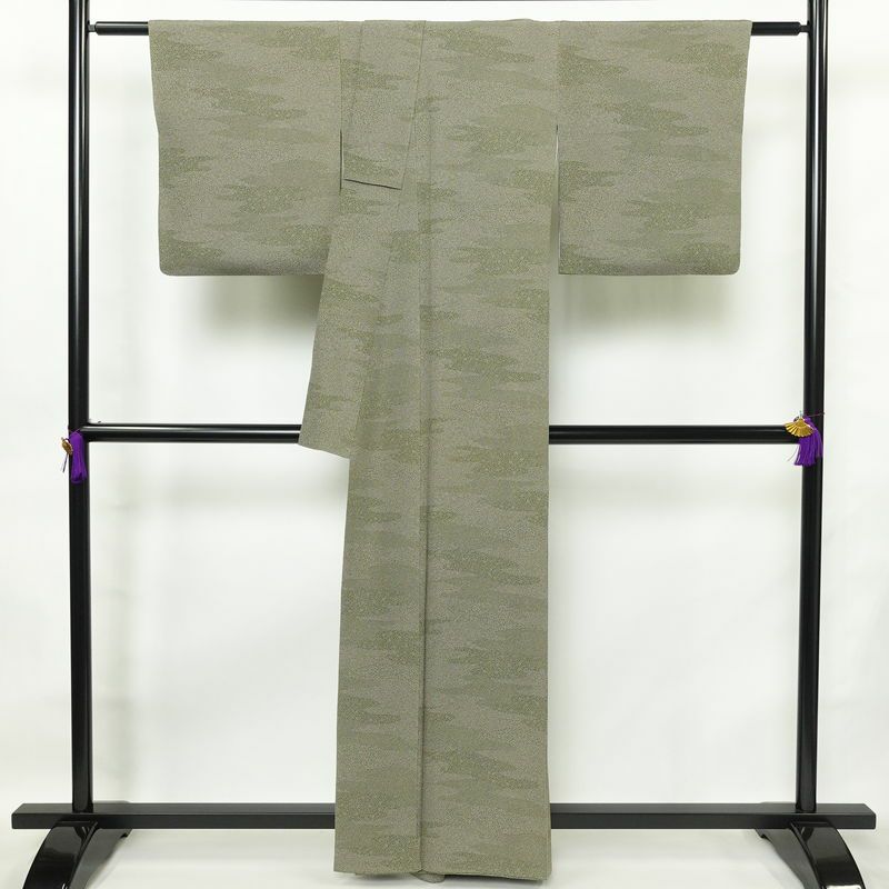 小紋 良品 縮緬 一つ紋付き 江戸小紋 正絹 古典柄 袷仕立て 身丈160.5cm 裄丈69.5cm 共八掛 着物 緑・うぐいす色_画像2