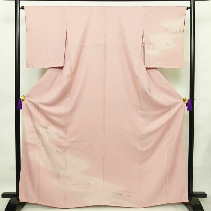 付け下げ 良品 しつけ糸付き 綸子 一つ紋付き 正絹 木の葉・植物柄 袷仕立て 身丈165cm 裄丈65cm 箔 刺繍 フォーマル 着物 ピンク_画像1