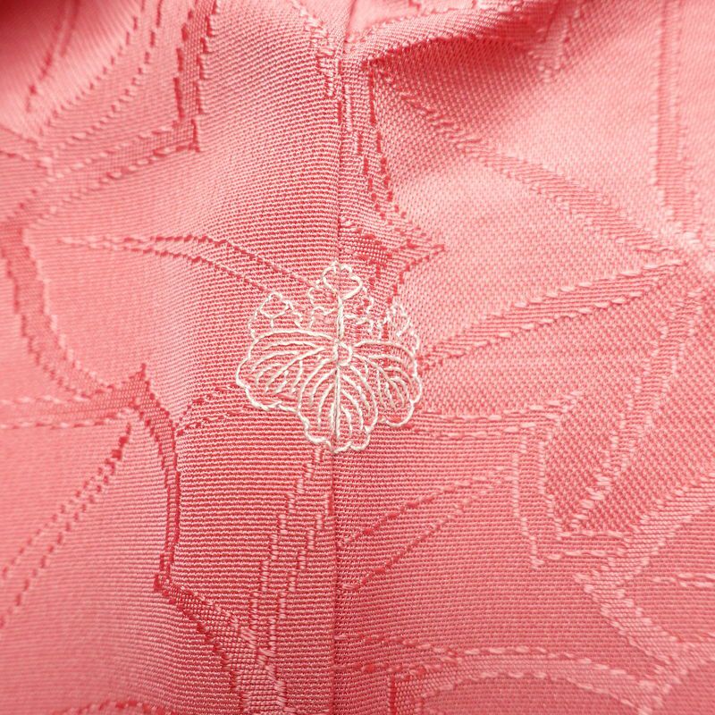 色無地 しつけ糸付き 一つ紋付き 正絹 木の葉・植物柄 袷仕立て 身丈161.5cm 裄丈64.5cm フォーマル 着物 ピンク_画像13