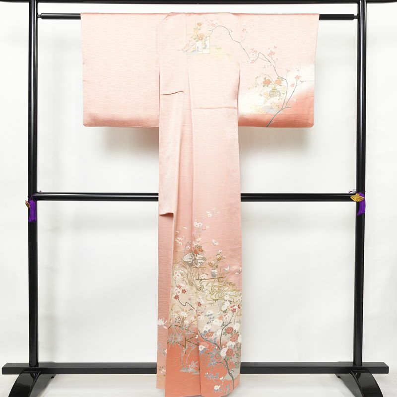 訪問着 良品 綸子 正絹 古典柄 袷仕立て 身丈158cm 裄丈65cm 箔 フォーマル 着物 ピンク_画像2