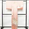 訪問着 良品 綸子 正絹 古典柄 袷仕立て 身丈158cm 裄丈65cm 箔 フォーマル 着物 ピンク_画像2