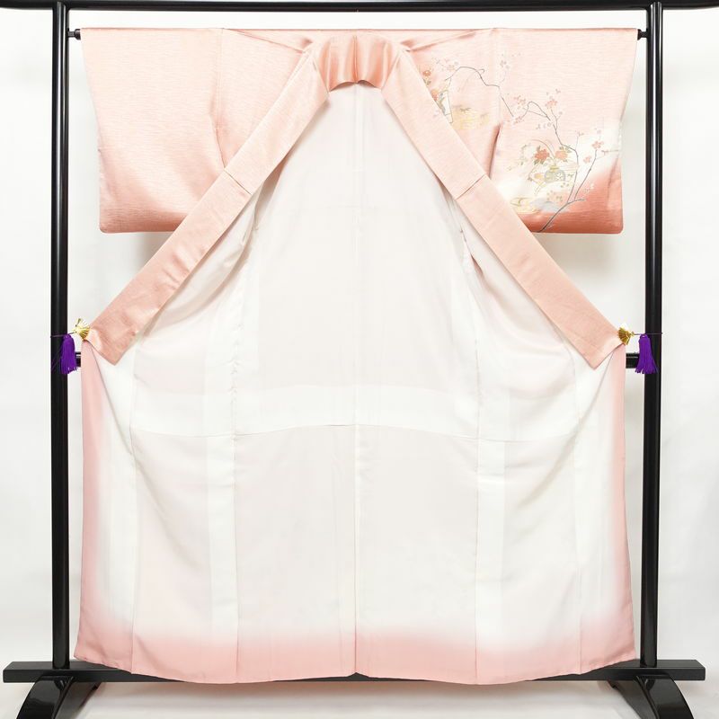 訪問着 良品 綸子 正絹 古典柄 袷仕立て 身丈158cm 裄丈65cm 箔 フォーマル 着物 ピンク_画像3