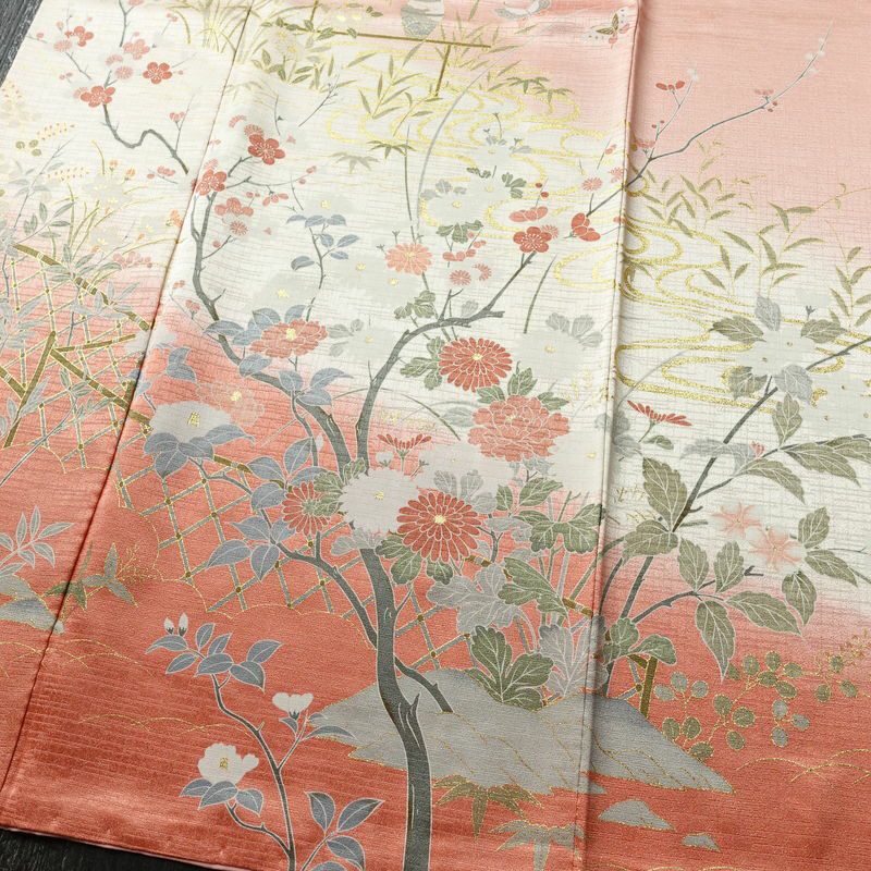 訪問着 良品 綸子 正絹 古典柄 袷仕立て 身丈158cm 裄丈65cm 箔 フォーマル 着物 ピンク_画像4