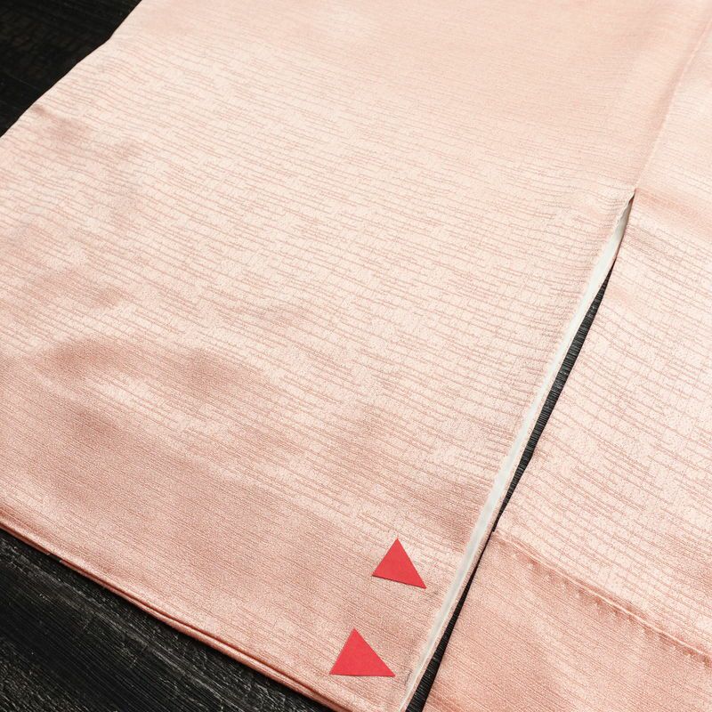 訪問着 良品 綸子 正絹 古典柄 袷仕立て 身丈158cm 裄丈65cm 箔 フォーマル 着物 ピンク_画像13