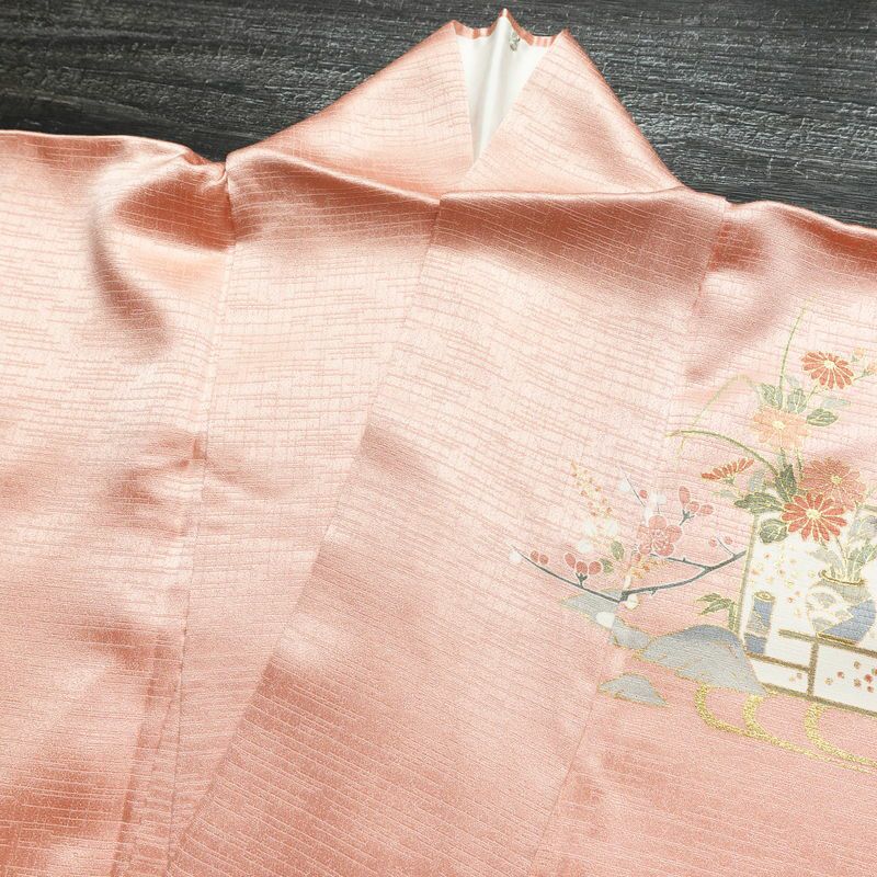 訪問着 良品 綸子 正絹 古典柄 袷仕立て 身丈158cm 裄丈65cm 箔 フォーマル 着物 ピンク_画像17