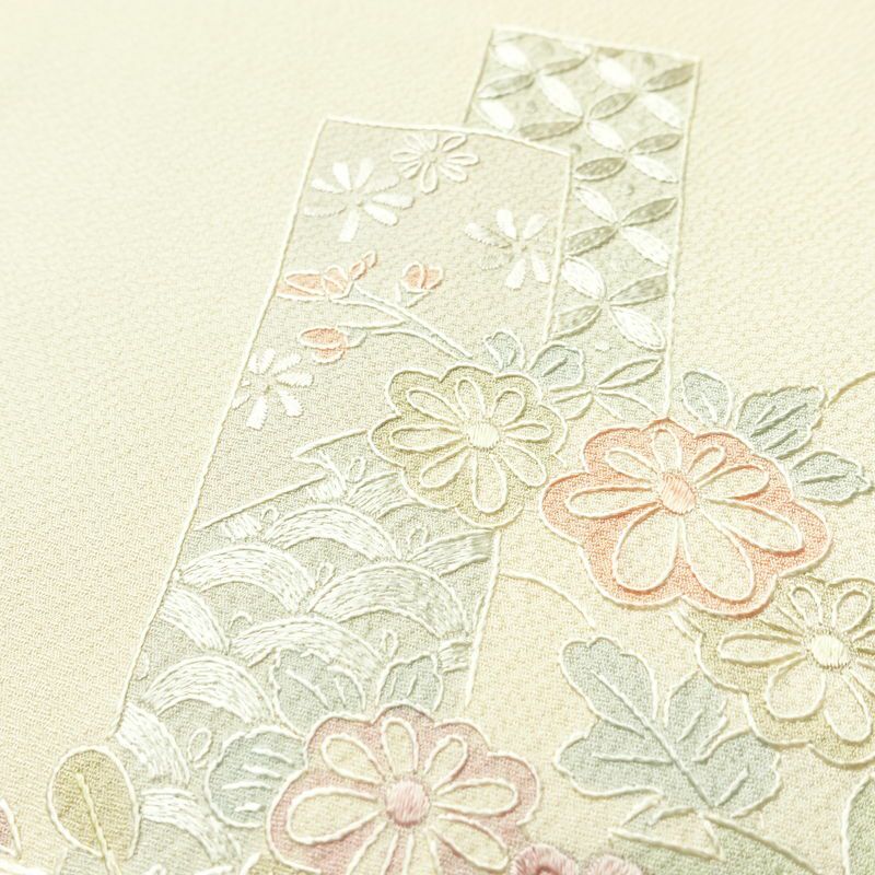 付け下げ 美品 蘇州刺繍 しつけ糸付き スワトウ刺繍 一つ紋付き 正絹 花柄 袷仕立て 身丈166cm 裄丈70cm 刺繍 フォーマル 着物 クリーム_画像9