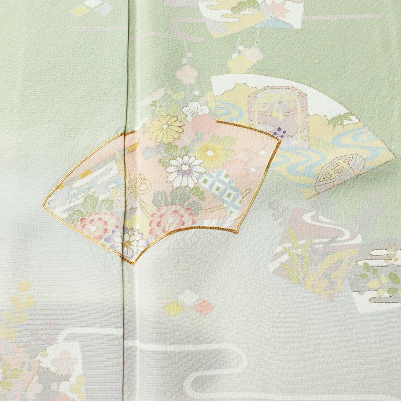付け下げ 良品 落款入り 金駒刺繍 縮緬 正絹 古典柄 袷仕立て 身丈163cm 裄丈66cm 箔 一部しつけ糸付き フォーマル 着物 緑・うぐいす色_画像6