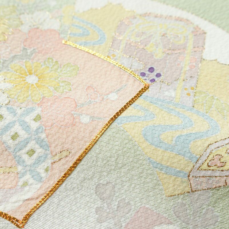 付け下げ 良品 落款入り 金駒刺繍 縮緬 正絹 古典柄 袷仕立て 身丈163cm 裄丈66cm 箔 一部しつけ糸付き フォーマル 着物 緑・うぐいす色_画像7